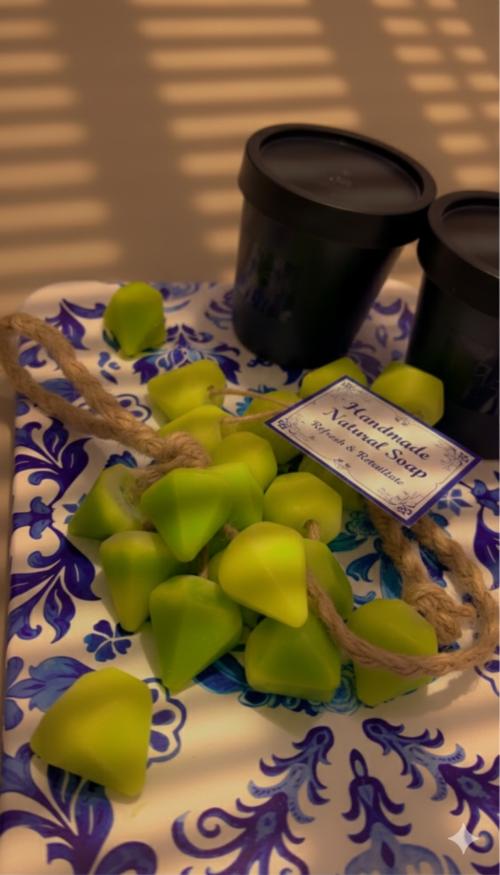 صابون الأحجار الكريمة